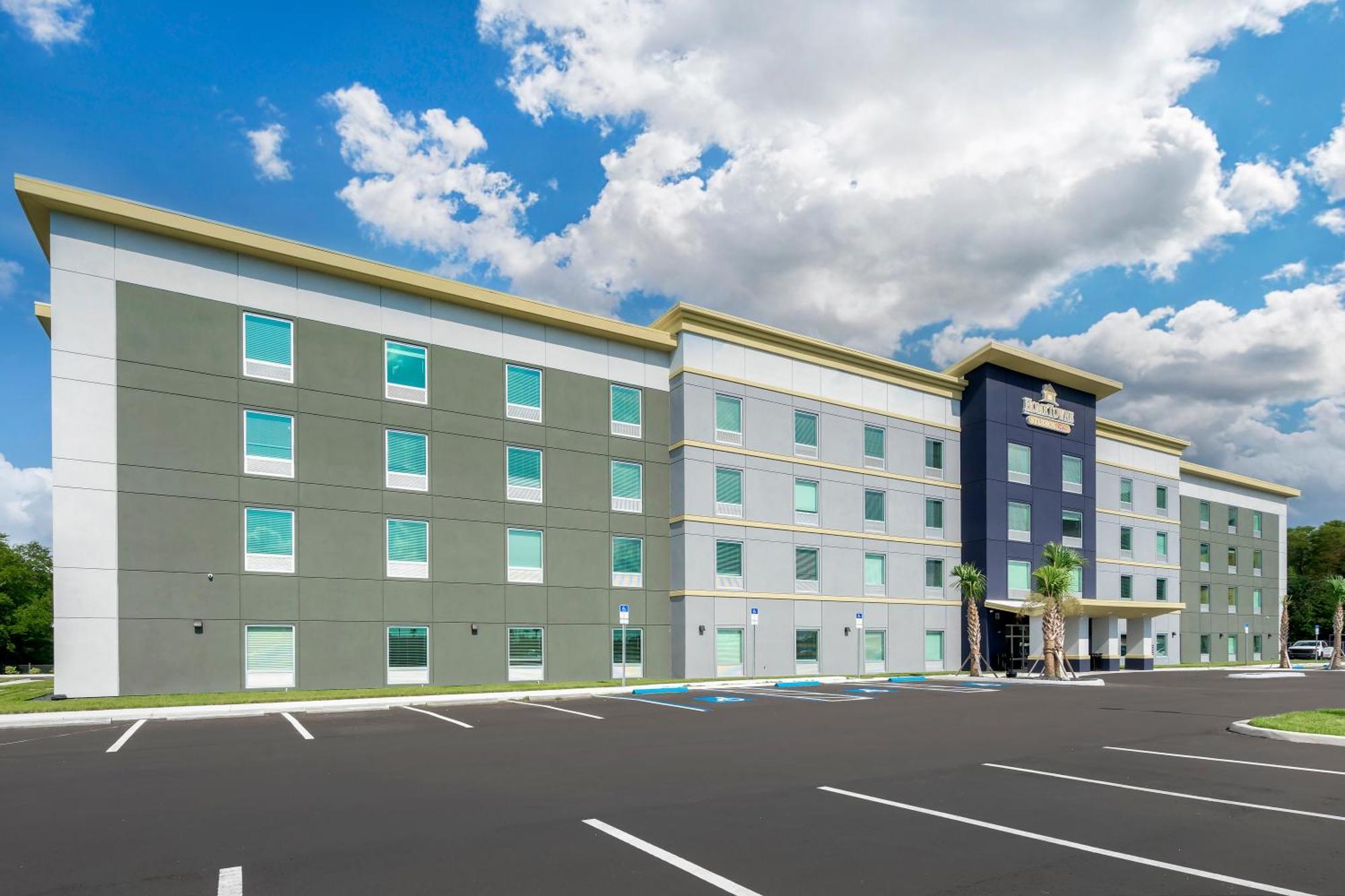 Hometowne Studios By Red Roof Tampa - Airport Exterior foto